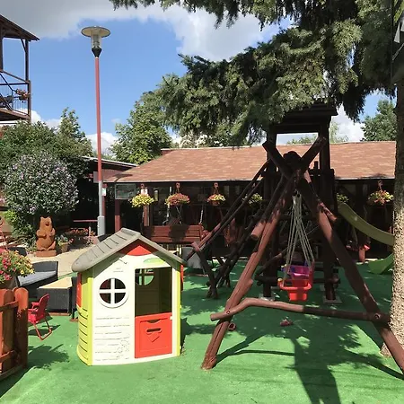 Adriana Guest house Patince